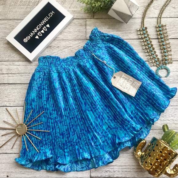 LF Dresses & Skirts - CLEARANCE NWT LF Furst of a Kind pleat silk skirt